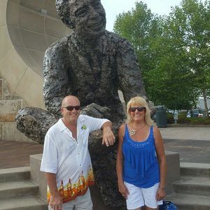 Meet your Posher, Tom